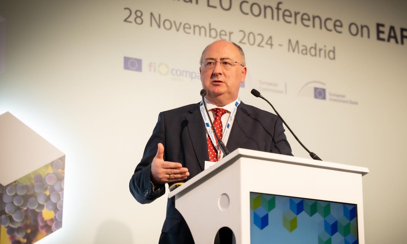 Ministro da Agricultura diz que “há decréscimo no consumo e um ataque ao vinho”