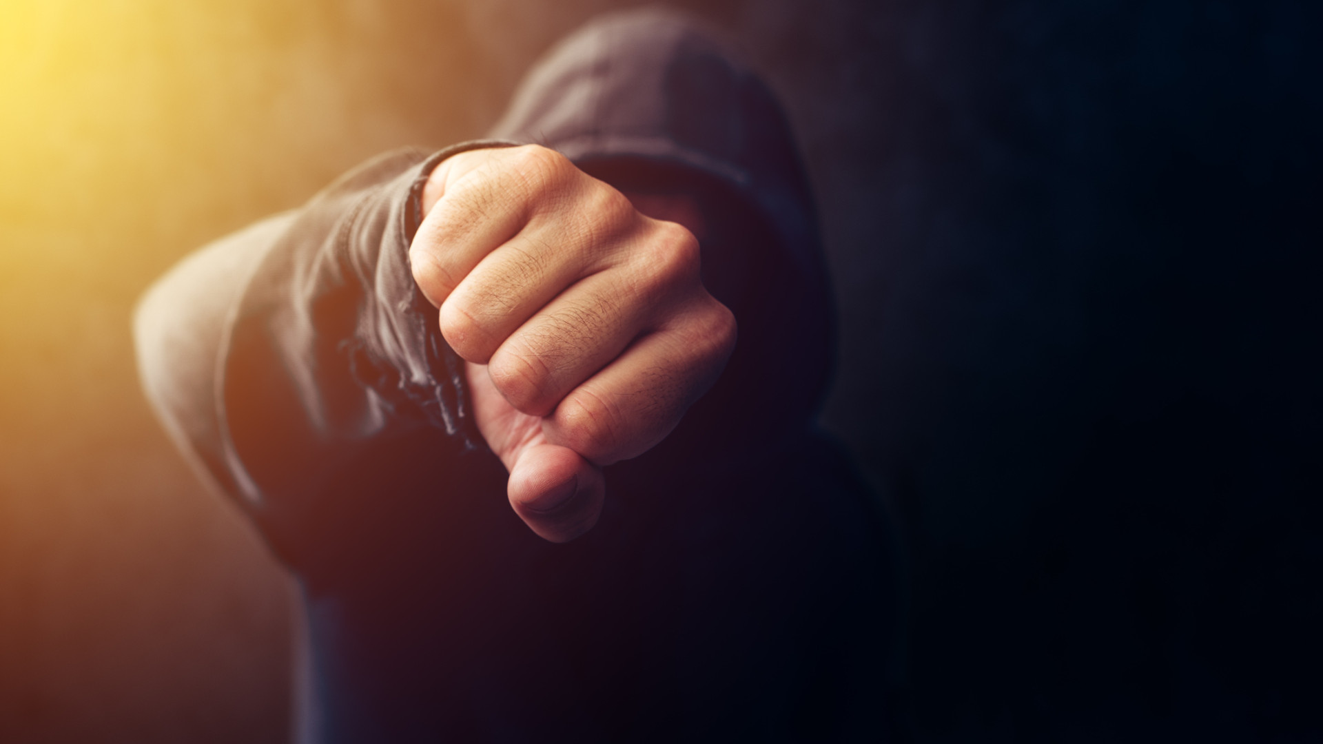 Menina e grávida agredidas com violência em Almada