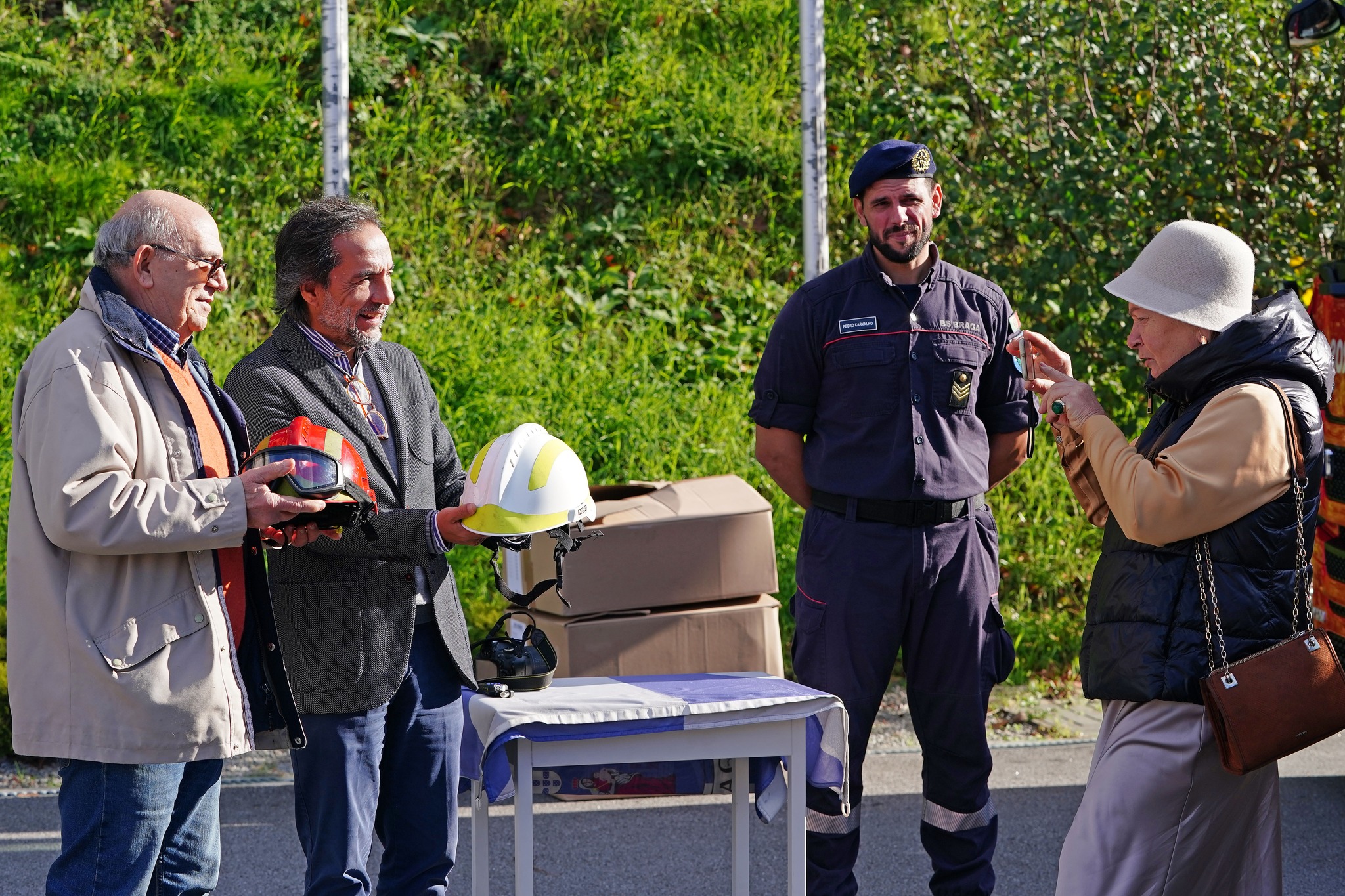 Braga envia capacetes para bombeiros da Ucrânia