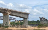 Nove ainda desaparecidas. Sobe para oito o número de mortos após desabamento de ponte no Brasil