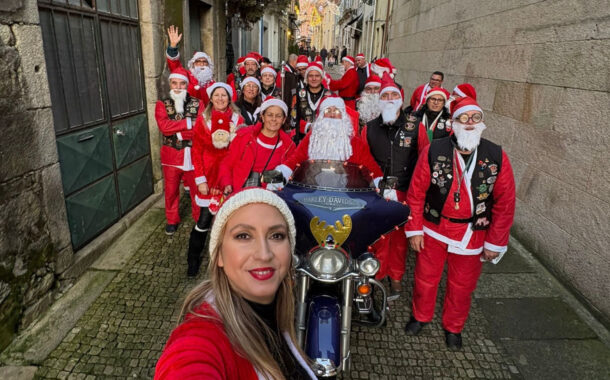 Pais Natais e desfilam de moto pelas ruas de Barcelos