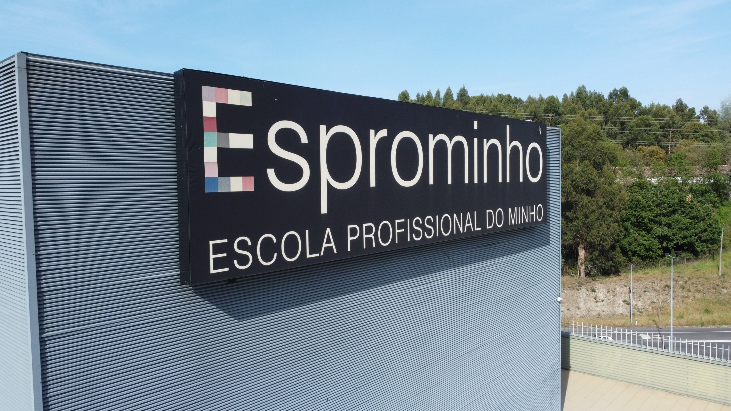 Esprominho e Bragahabit assinam protocolo de apoio a pessoas carenciadas