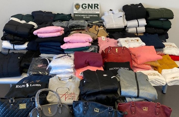 GNR detém cinco pessoas e apreende milhares de artigos contrafeitos em mercados e feiras