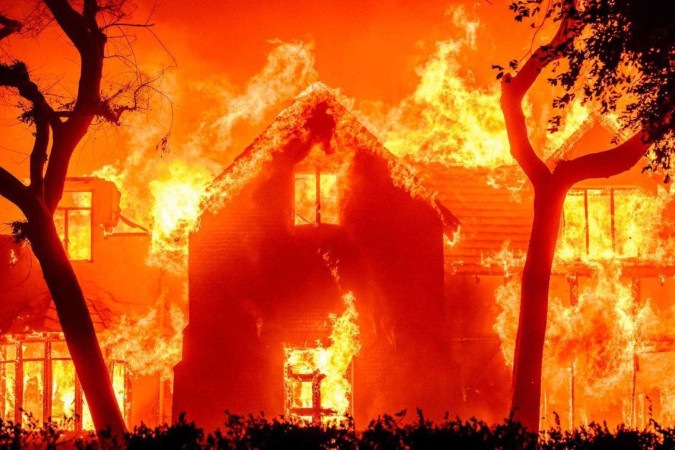 Luso-americanos afectados pelos fogos na Califórnia, admite congressista