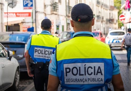 Roubam mala a vigilante de carrinha de valores na Póvoa de Santa Iria