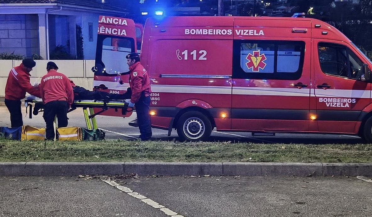 Colisão faz dois feridos em Guimarães