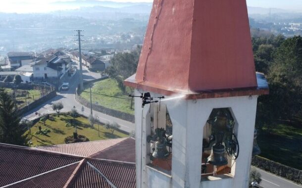 Projecto pioneiro. Drone lava torre de igreja em Gondar, Guimarães