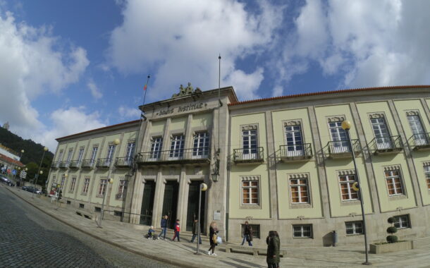 MP pede pena efectiva para explicador de Viana acusado de abusar de menores