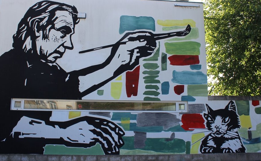 Cerveira. Restaurado mural de Jaime Isidoro na Casa do Artista
