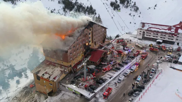 Quatro pessoas detidas após incêndio em estância de esqui na Turquia (actualização)