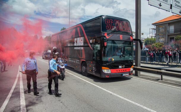 Autocarro do SC Braga apedrejado em Lisboa por grupo de encapuzados