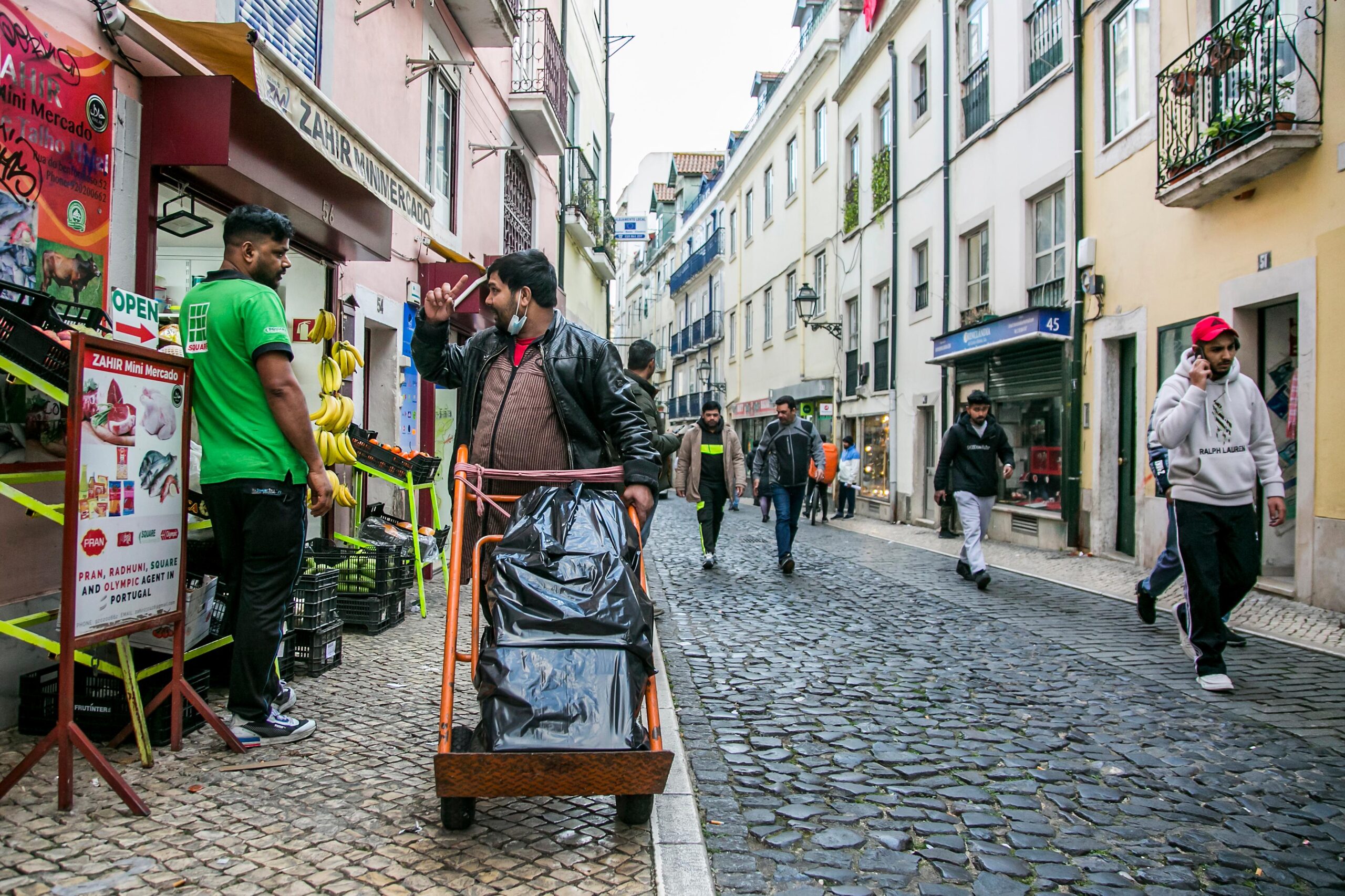 Sobe para sete número de feridos em “altercação” na Rua do Benformoso