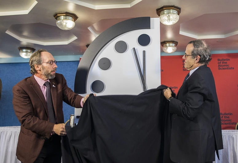 Relógio do Juízo Final indica que mundo está mais próximo do fim do que nunca