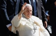 “Quadro complexo”. Papa Francisco com pneumonia bilateral