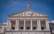 Parlamento português aprova voto de solidariedade com Ucrânia com voto contra do PCP