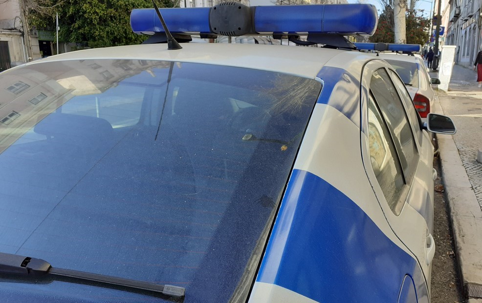 Homem detido por invadir casa, depois de entrar em escola para fazer sexo com aluna