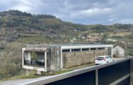 Duas menores estrangeiras encontradas sozinhas em casa durante despejo em Vila Verde