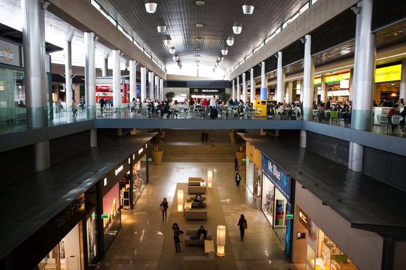 Fecho do comércio aos domingos e feriados resultaria na perda de 18 mil empregos