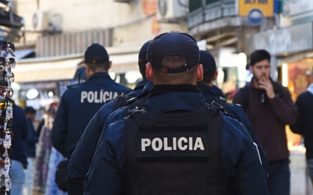 Seis encapuzados armados raptam homem num possível ataque de máfia brasileira em Lisboa
