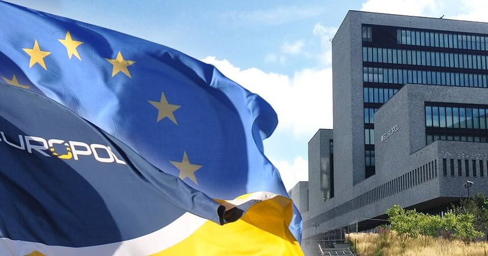 Europol neutraliza rede internacional de pornografia infantil gerada por IA