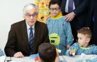 Presidente da Assembleia da República ‘aprende’ a jogar à ‘Constituição’ com crianças de Braga
