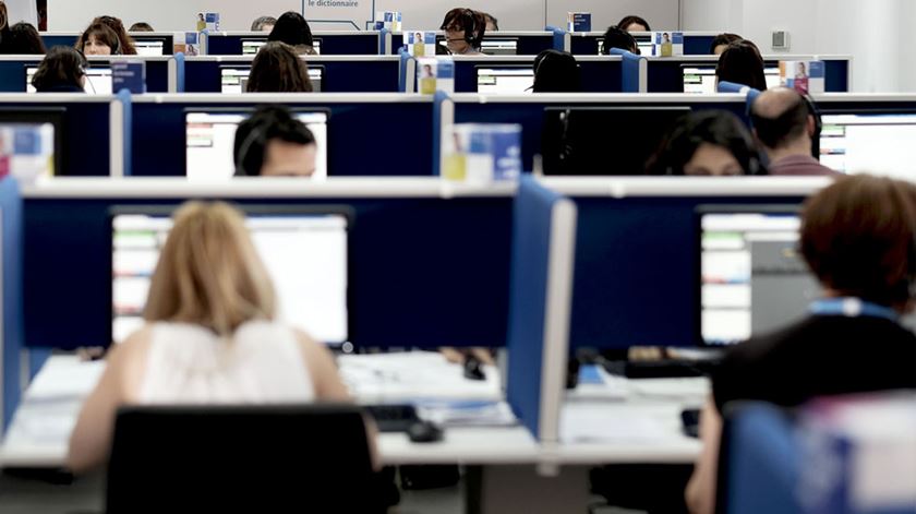 Trabalhadores de Call Center de Braga protestam contra “onda de despedimentos” esta quinta-feira