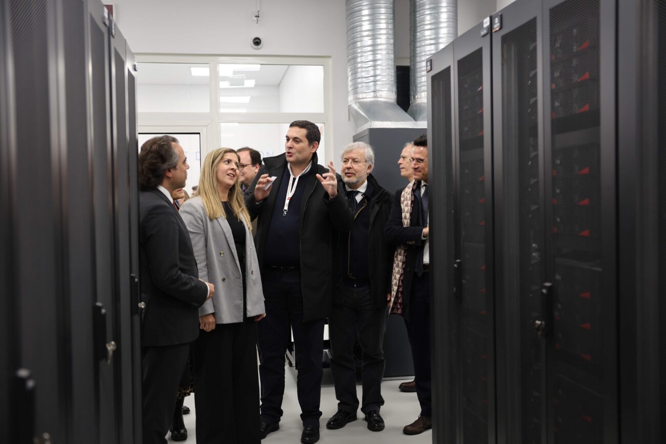Ministra da Modernização já conhece supercomputador Deucalion na UMinho