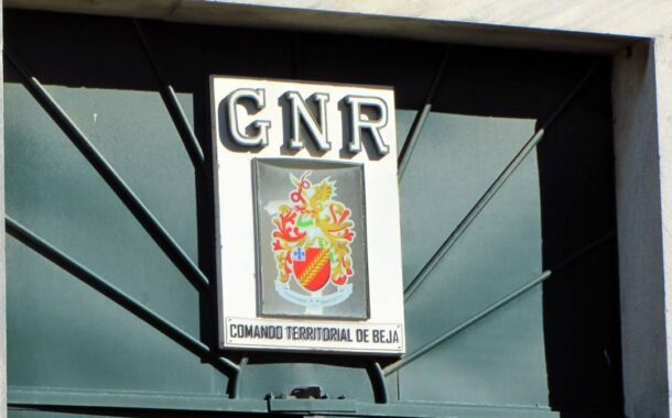 Jovem de 18 anos entrega-se à GNR após violar ex-namorada em Almodôvar