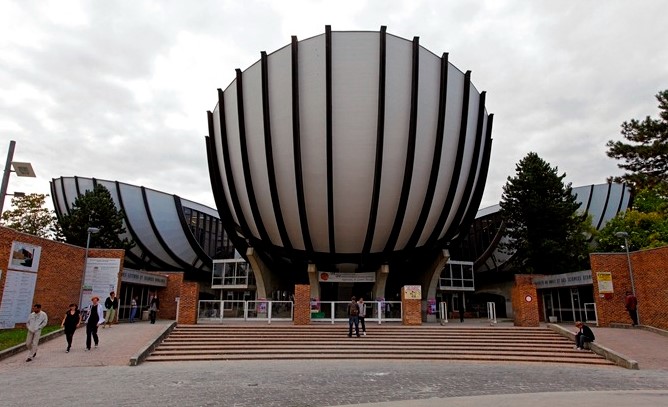 Mais uma universidade francesa dá licença menstrual a estudantes