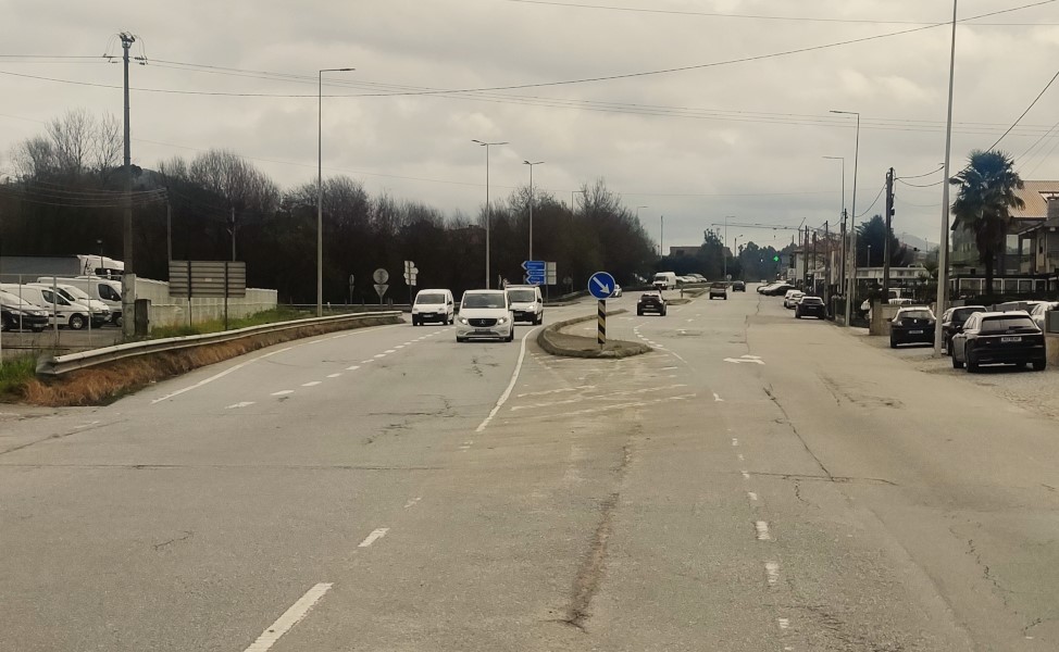 Requalificação da estrada entre Barcelos e Braga já está no terreno