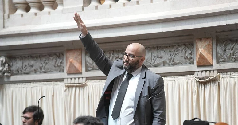Agora é Rui Tavares que acusa Miguel Arruda de fazer saudação nazi