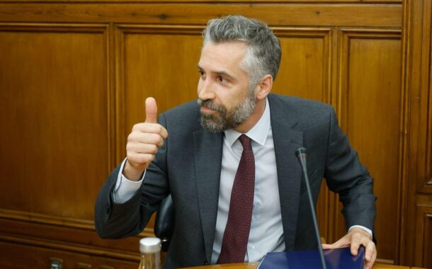 Pedro Nuno acusa Montenegro de atirar país para eleições para fugir a explicações