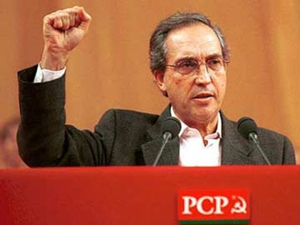 PCP leva Carlos Carvalhas à Biblioteca de Famalicão para falar dos ‘17 da TMG’