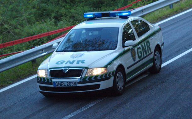 Lousada. Agride mulher, tenta atropelar GNR e dispara na fuga