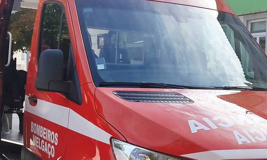 Colisão entre ligeiro e mota faz um ferido em Melgaço