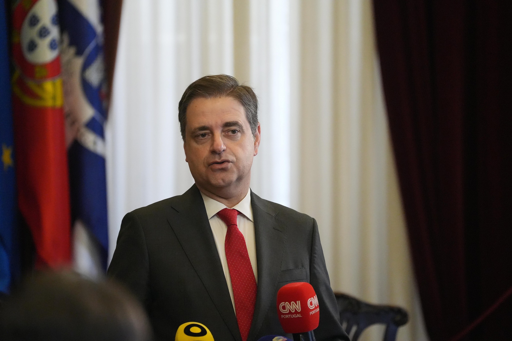 Ricardo Rio admite “casos isolados” de habitação ilegal em lojas e garagens em Braga