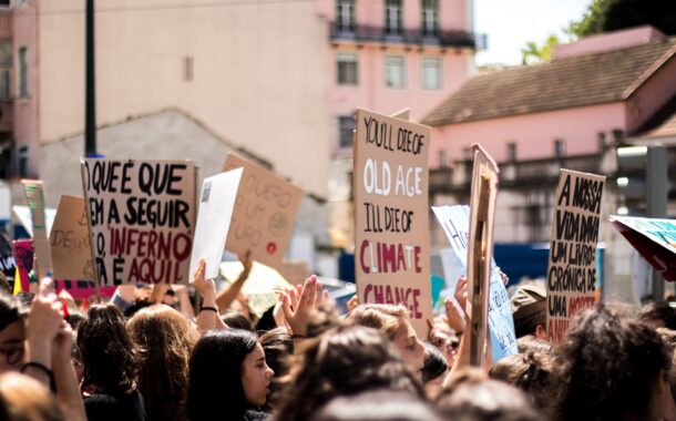 Estudantes pelo fim ao fóssil marcham até ao Parlamento em abril