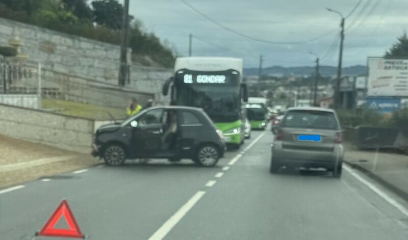 Guimarães. Mulher ferida em acidente rodoviário