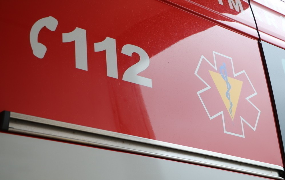Mulher ferida em colisão entre carro e trotinete no centro de Guimarães