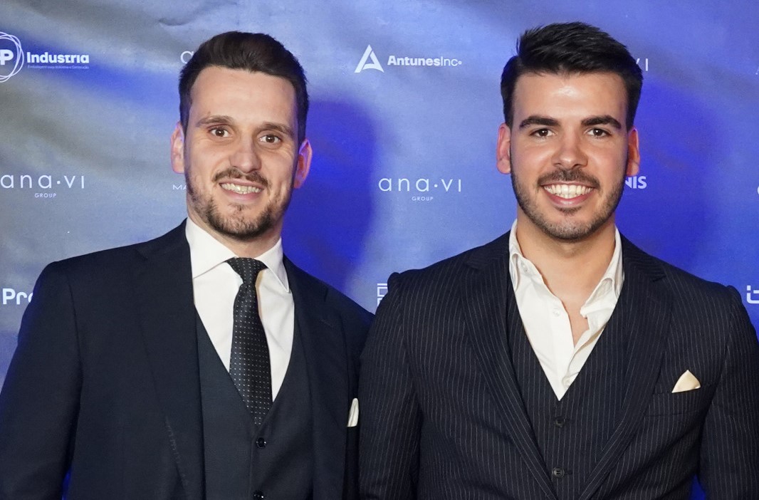 Empresários de Barcelos e da Póvoa de Varzim assinam contrato com gigante norte-americana da construção