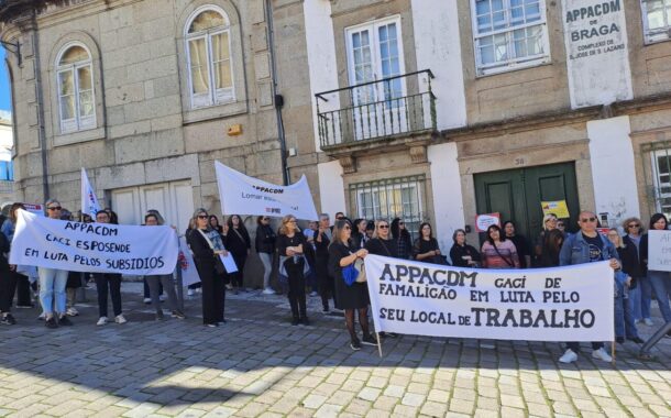 Trabalhadores da APPACDM de Braga saem à rua para exigir pagamento de subsídios em atraso