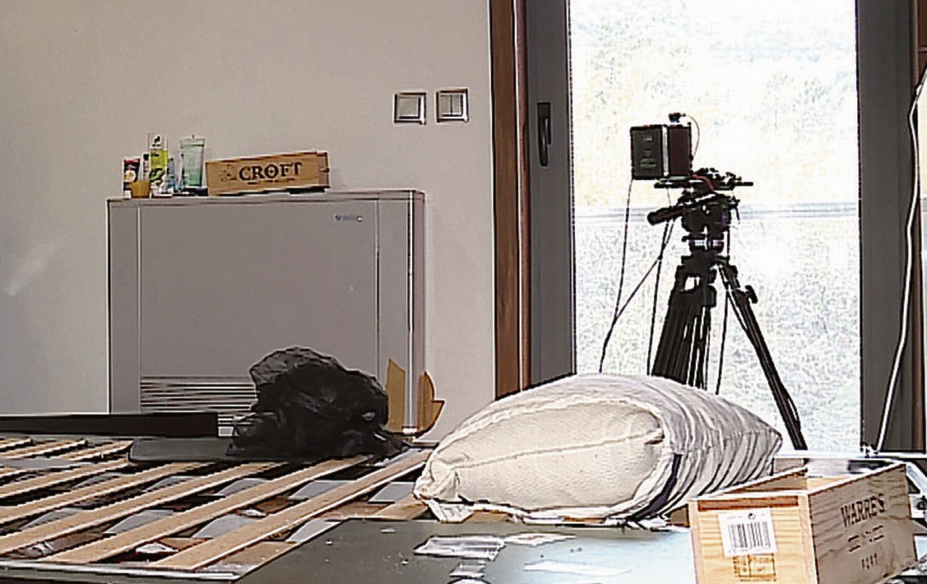 Vila Verde. Câmaras ‘suspeitas’ e moedas de colecção encontradas na casa Covas com duas jovens abandonadas