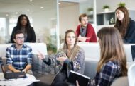 Há mais mulheres a liderar em Portugal, mas diferença salarial entre géneros intensifica-se