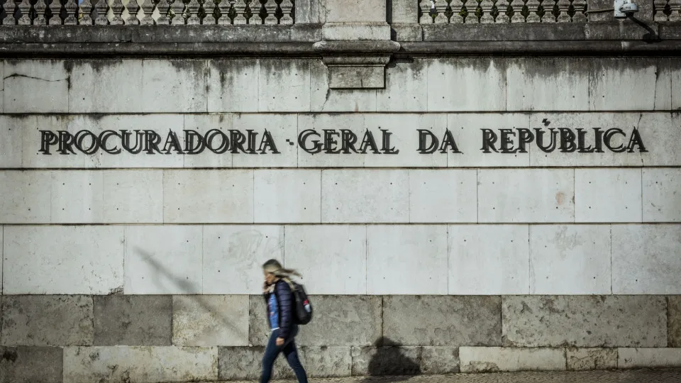 PGR analisa “denúncia anónima” sobre empresa da família de Montenegro