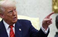 Cientista francês impedido de entrar nos Estados Unidos por mensagens a criticar Trump