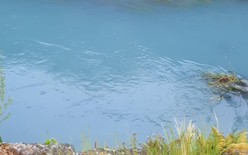 Tinta branca volta a rio em Guimarães