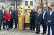 Braga. Junta de S. Victor homenageia Procissão da Burrinha com estátua