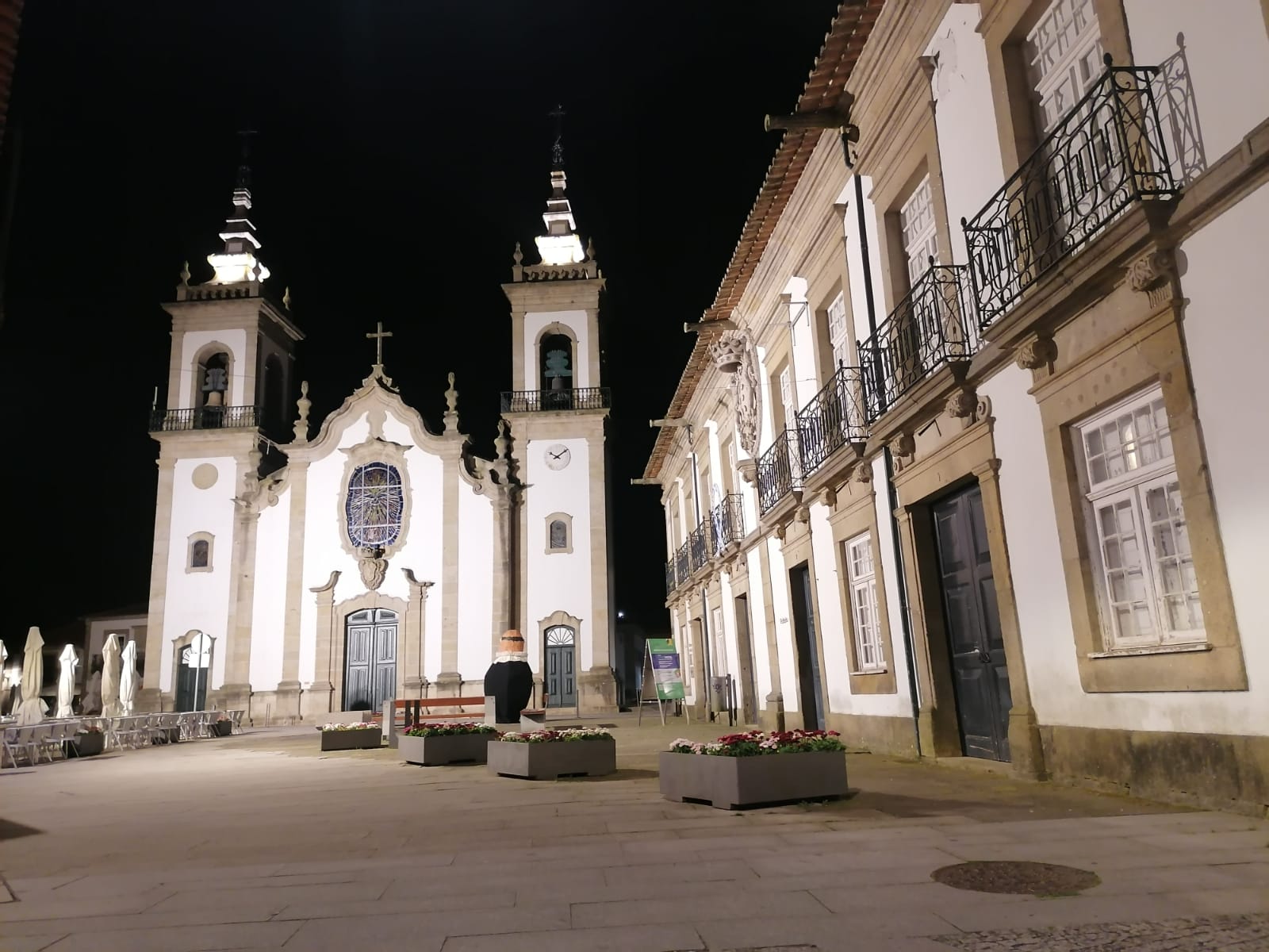 Cerveira reforça iluminação pública no centro histórico