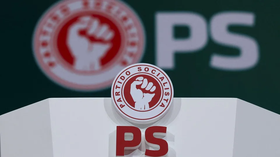 PS do Porto acusa Governo de confundir Estado e partido com Conselho de Ministros no Bolhão