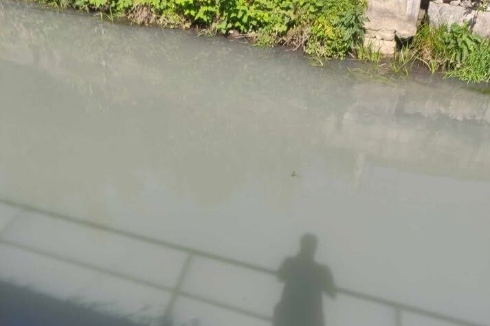 Guimarães. Nova descarga poluente no rio Selho